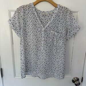 EUC FatFace Women’s Blue & White Floral V-Neck Blouse Size 4